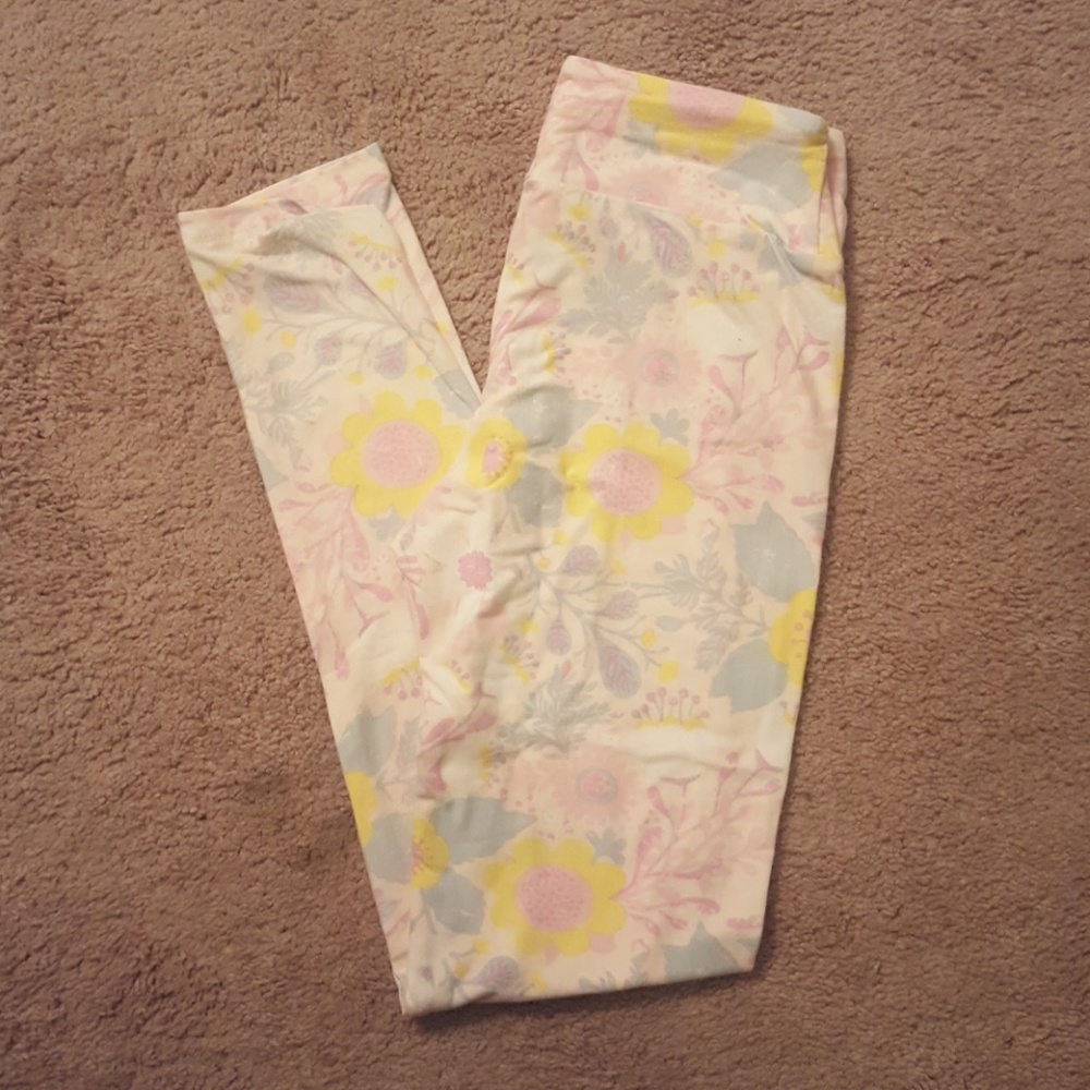 NWOT LuLaRoe Floral print Leggings OS